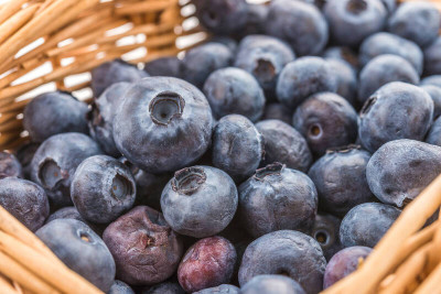 夏季護心顧腦 醫推4食物 藍莓、綠茶上榜
