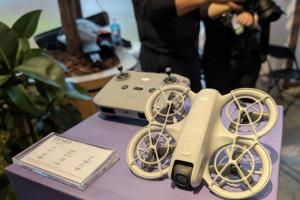 免遙控器操作零門檻！DJI Neo 入門級空拍機一秒變隨身攝影師