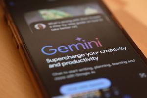 Google Gemini App登陸iPhone！AI助理對話、圖片生成全支援